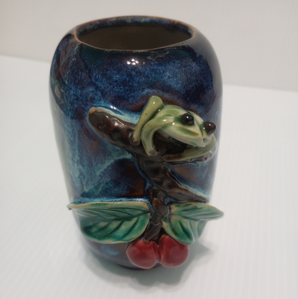 Vintage Drip Glaze Frog on Olive Branch Vase - Picture 3 of 9